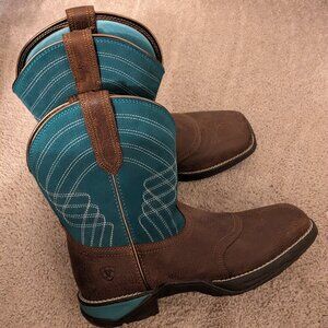 Ariat Women's Anthem Shortie pull on boot